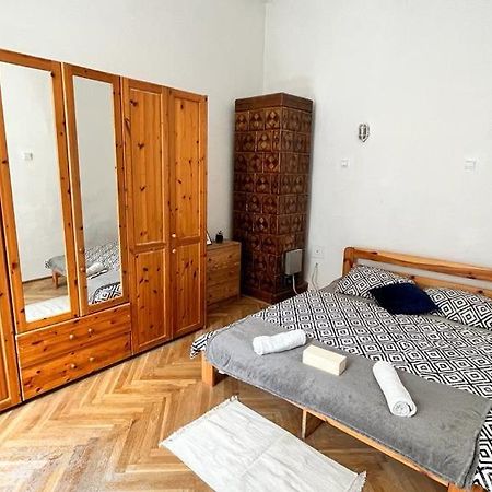 Nice Bedroom Near The Bus And Train Station 크라쿠프 외부 사진