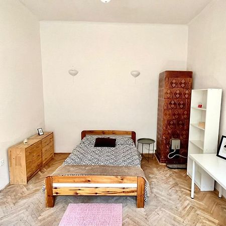 Nice Bedroom Near The Bus And Train Station 크라쿠프 외부 사진