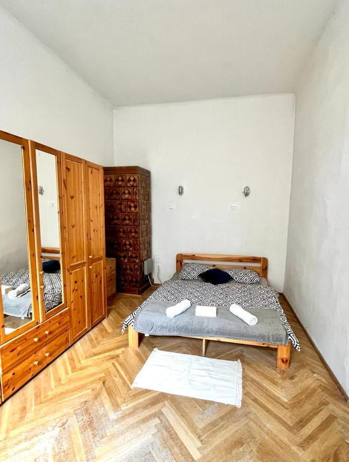 Nice Bedroom Near The Bus And Train Station 크라쿠프 외부 사진