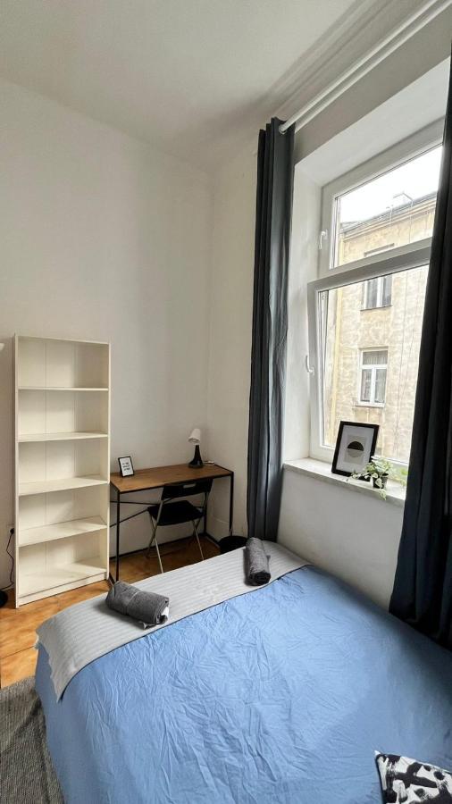 Nice Bedroom Near The Bus And Train Station 크라쿠프 외부 사진