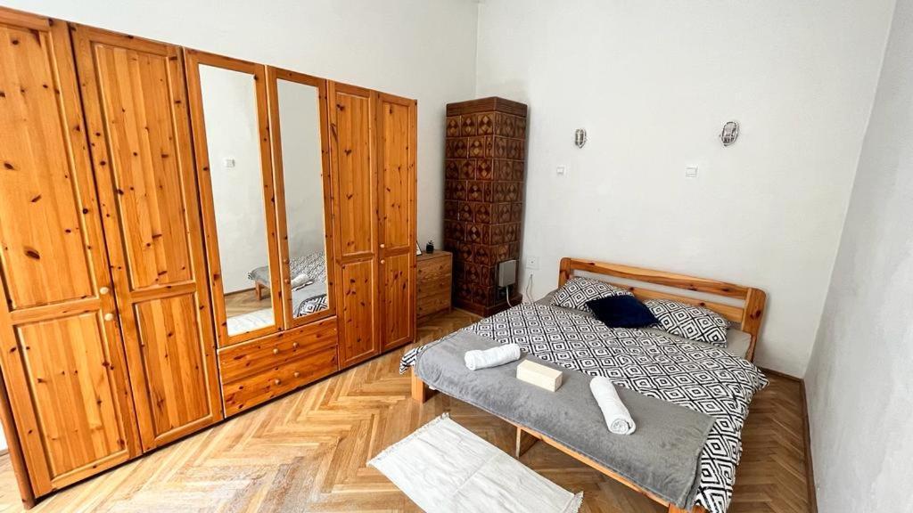 Nice Bedroom Near The Bus And Train Station 크라쿠프 외부 사진