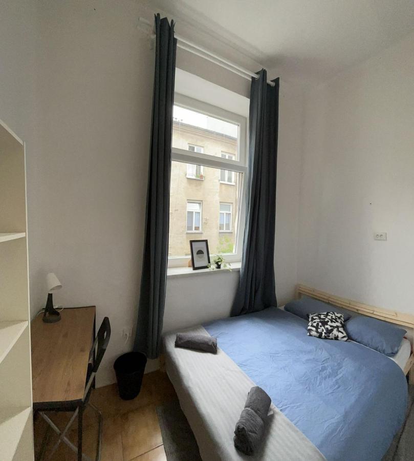 Nice Bedroom Near The Bus And Train Station 크라쿠프 외부 사진
